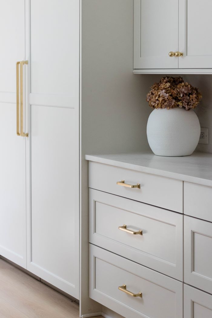 Aged vs Unlacquered Brass Hardware Which One is For You? Neutral